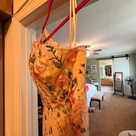 MacDuggal Formal Stunner - Picture 10 of 17